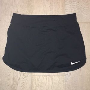 Nike tennis scort